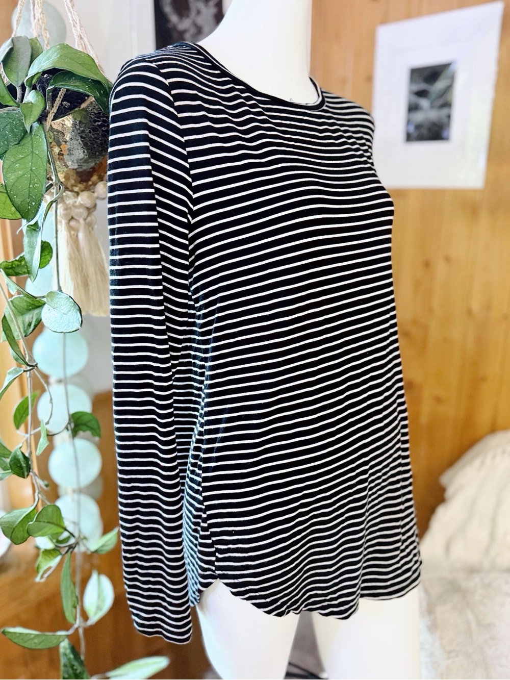EUC Old Navy Black & White Striped Long Sleeve Top | Size Large